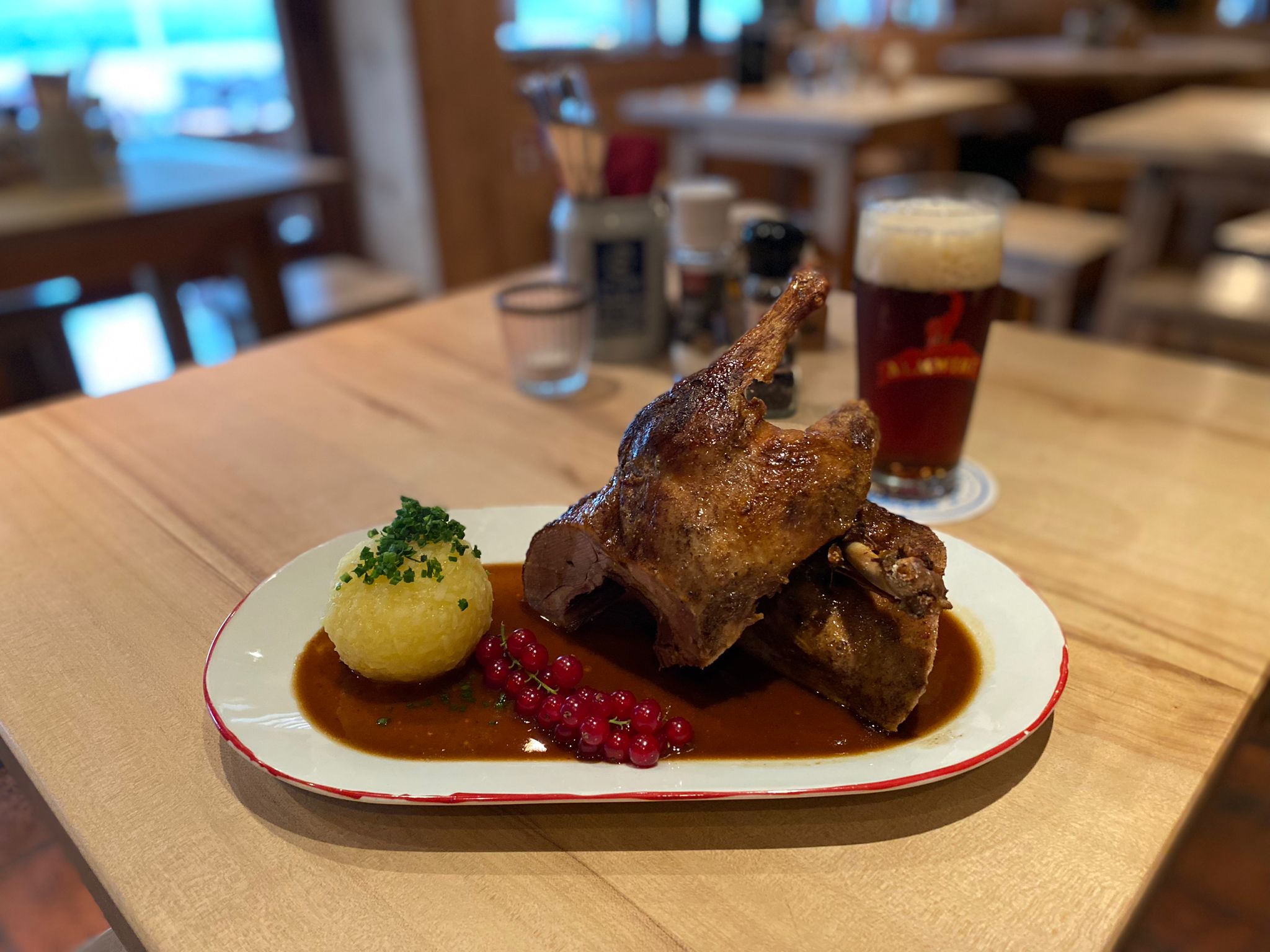 Kirchweih beim Almwirt – Zeit für a guade Gans! 🪿🍻